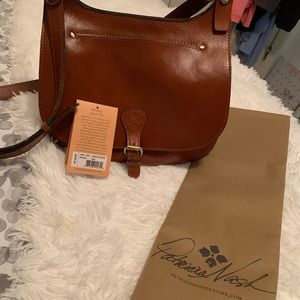 Patricia Nash leather tan crossbody saddle bag w/ adjustable shoulder straps